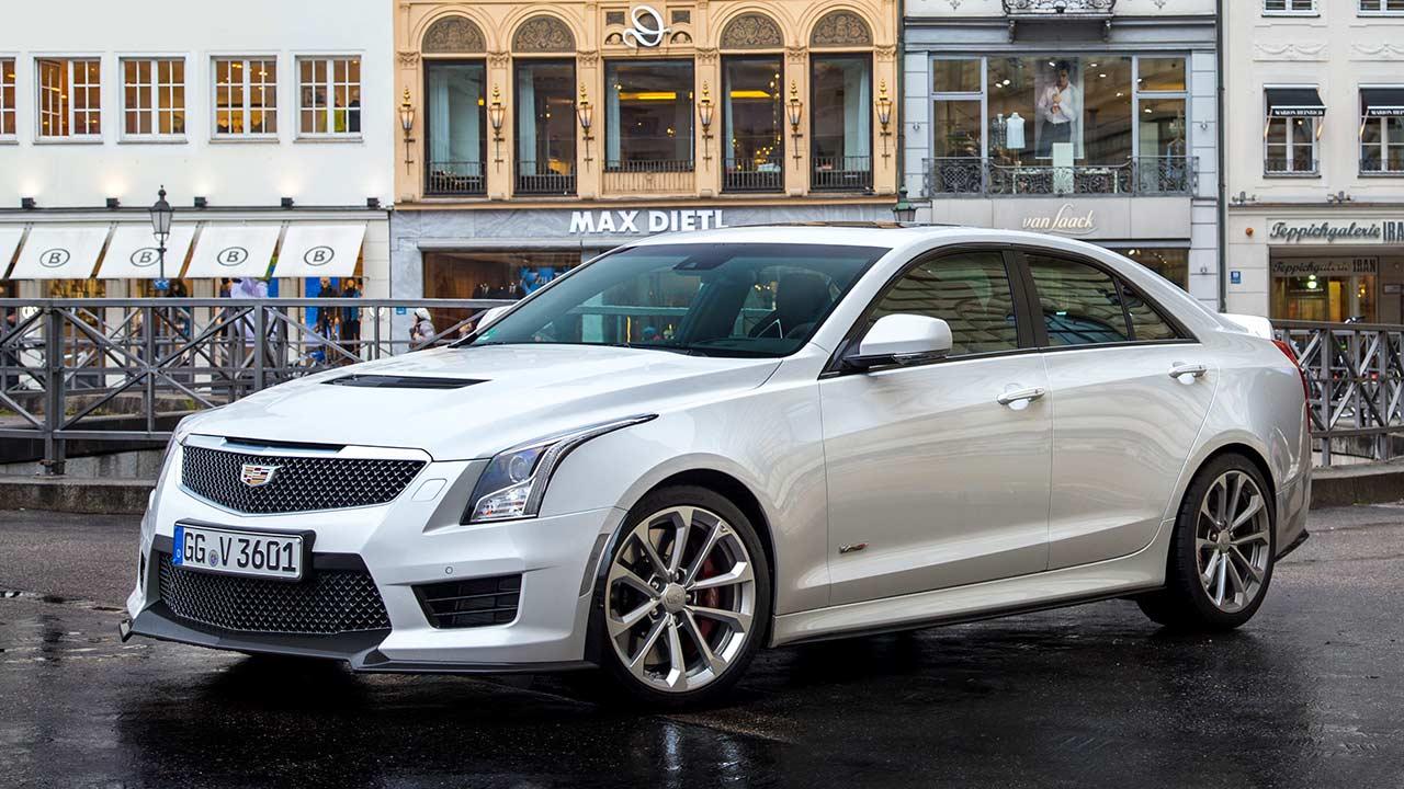 Cadillac ATS-V Limousine - in der Stadt