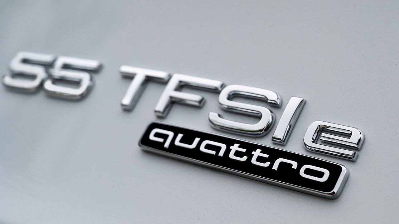 Audi Q5 55 TFSI e quattro - Schriftzug