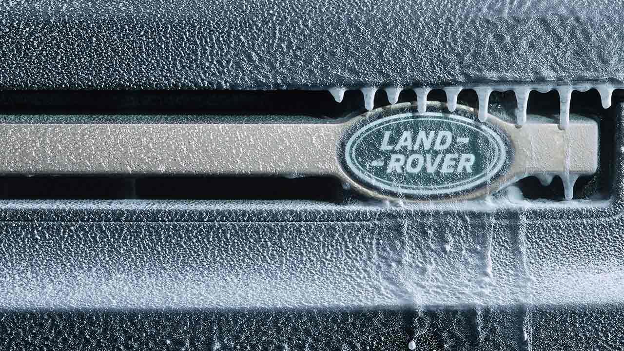 Land Rover Defender P400 - Logo vereist
