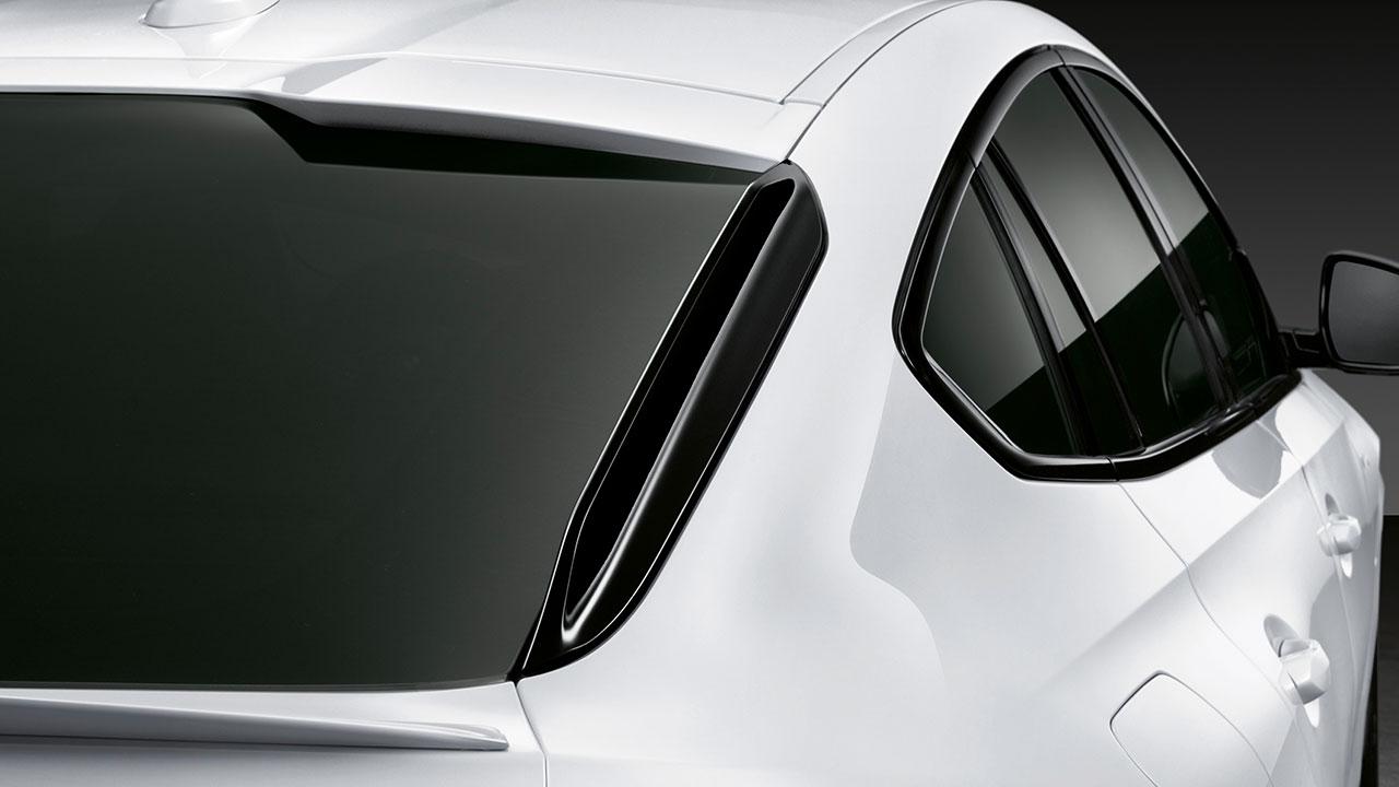 BMW X6 M Competition - moderne Seitenlinie