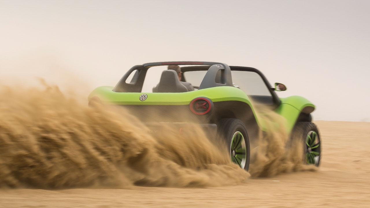 Volkswagen ID Buggy - der Sand staubt