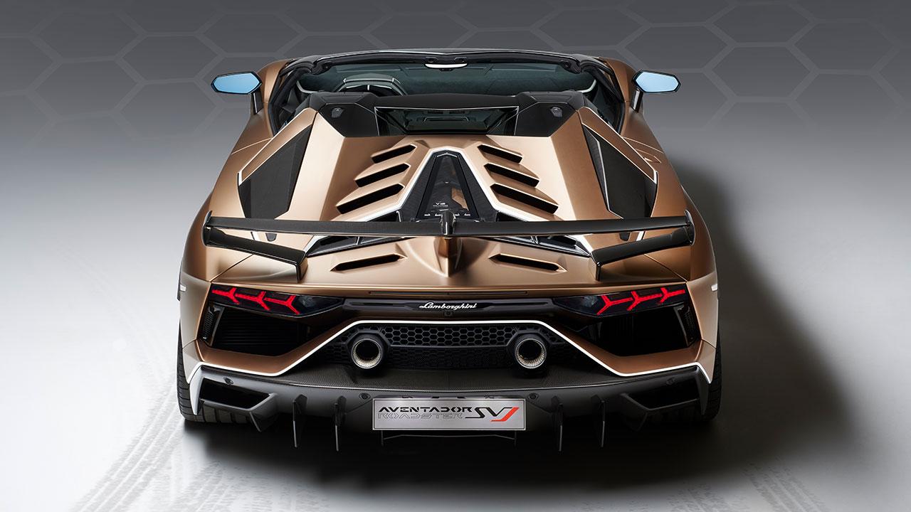 Lamborghini Aventador SVJ Roadster - Heckansicht in Gold