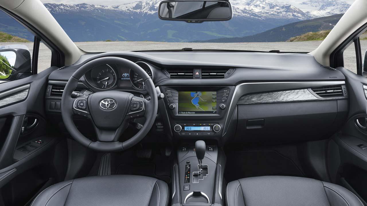 Toyota Avensis - Cockpit