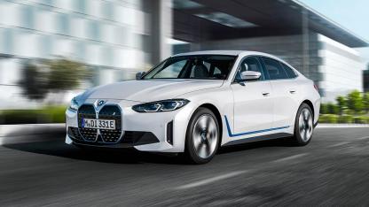 Der BMW i4 - in voller Fahrt