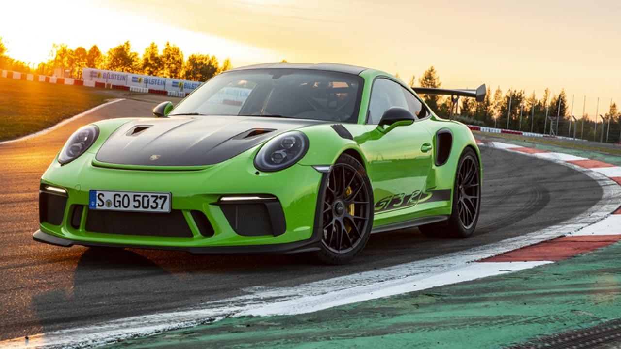 Porsche 911 GT3 RS - in Grün auf der Rennstrecke