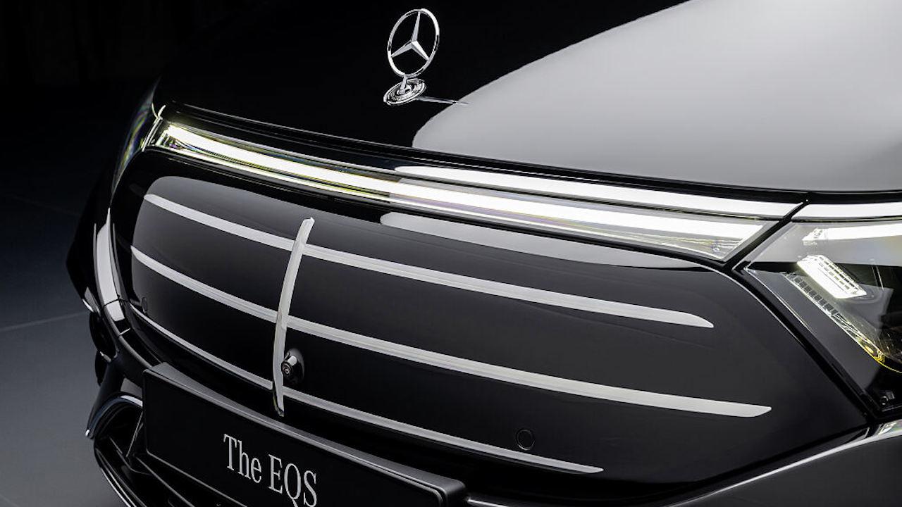 Mercedes-Benz EQS - Kühlergrill und Motorhaube mit Stern