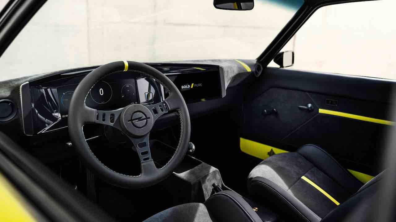 Opel Manta GSe ElektroMOD - Innenraum