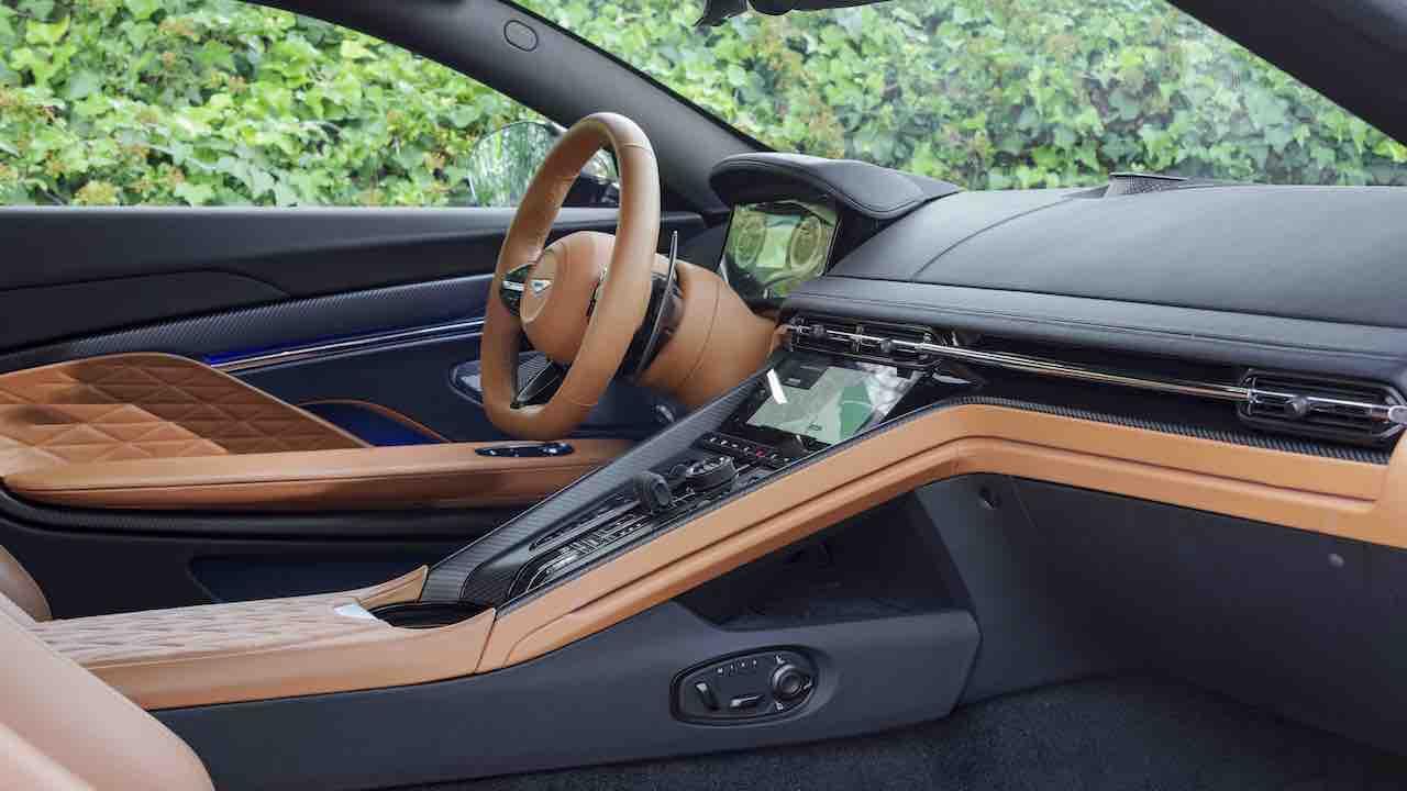 Aston Martin DB12 - Innenraum