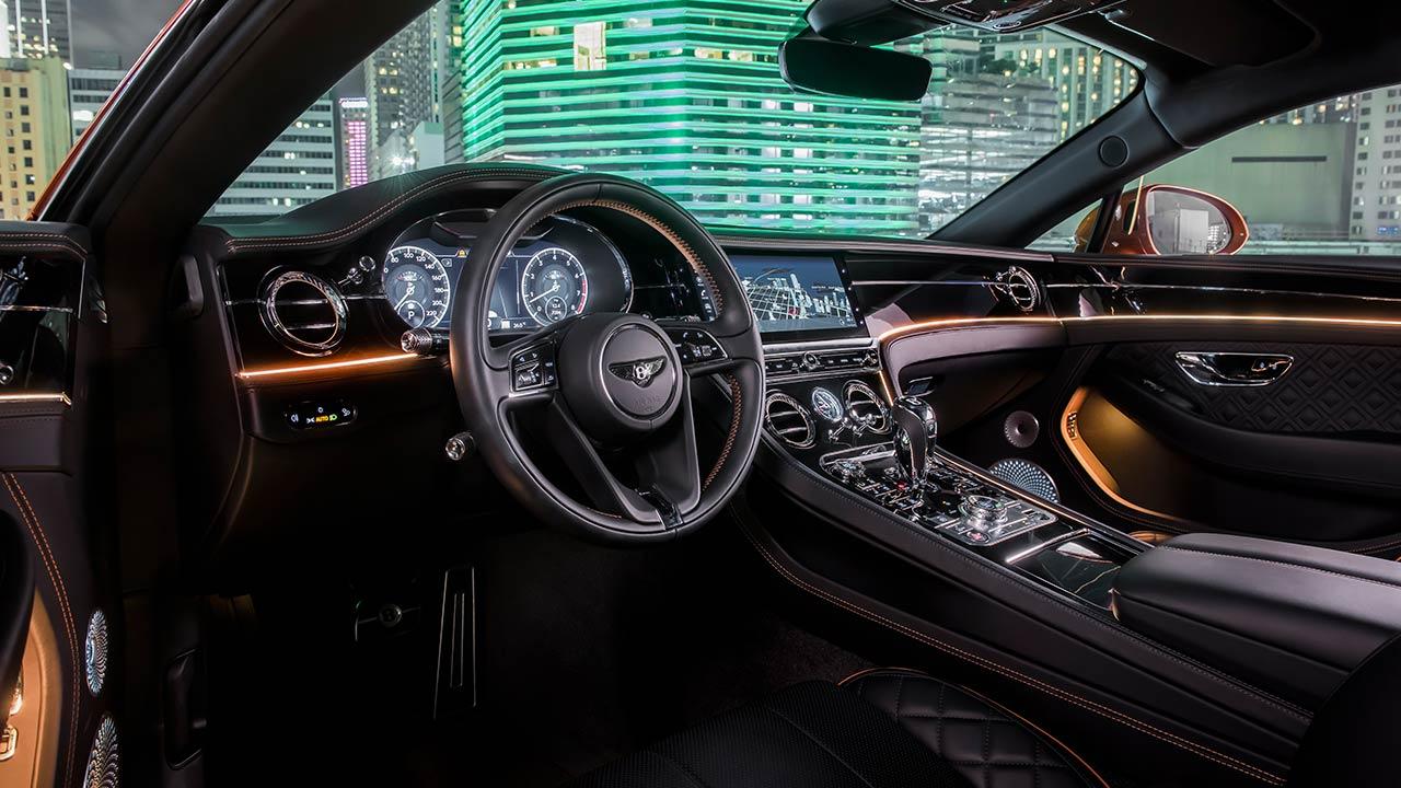 Bentley NEW Continental GT V8 - Cockpit