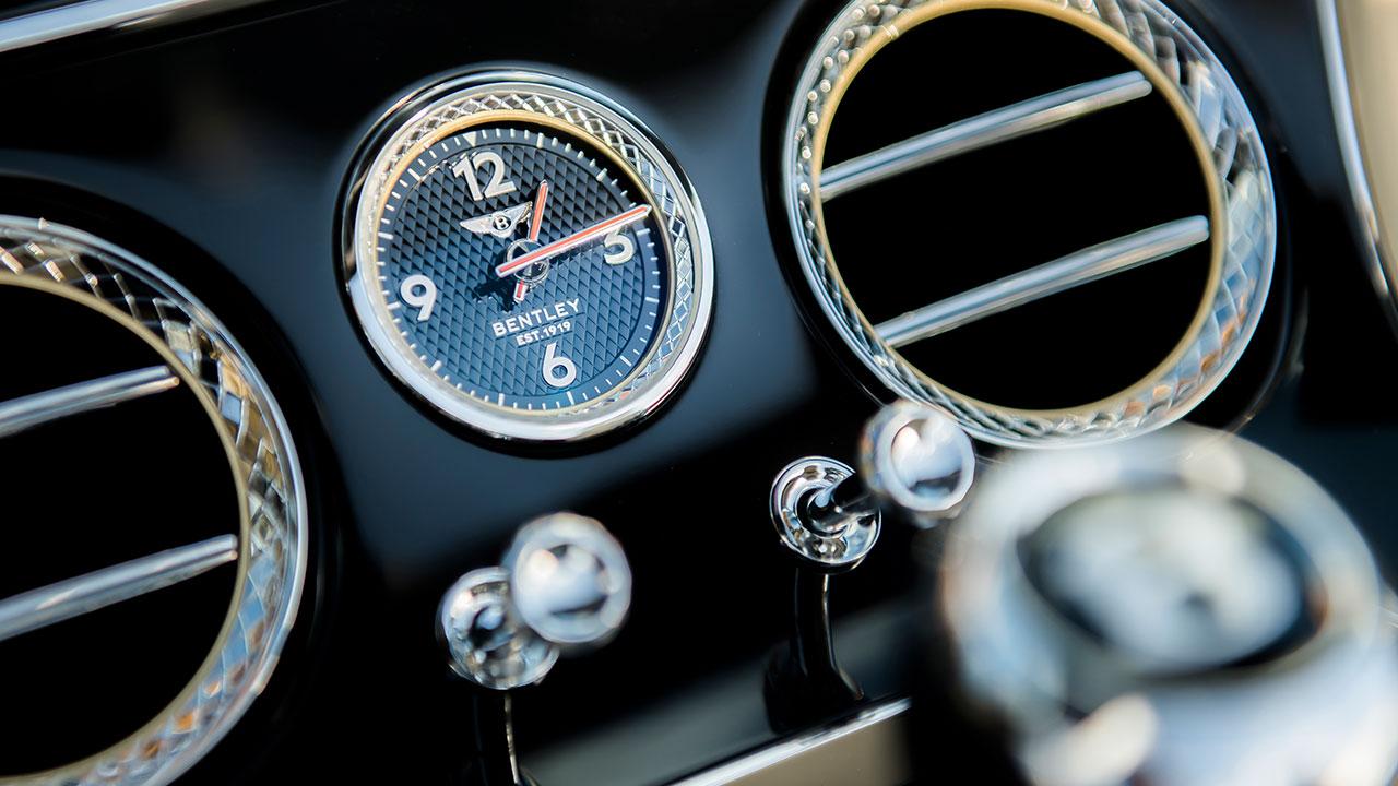 Bentley NEW Continental GT V8 Convertible - Uhr