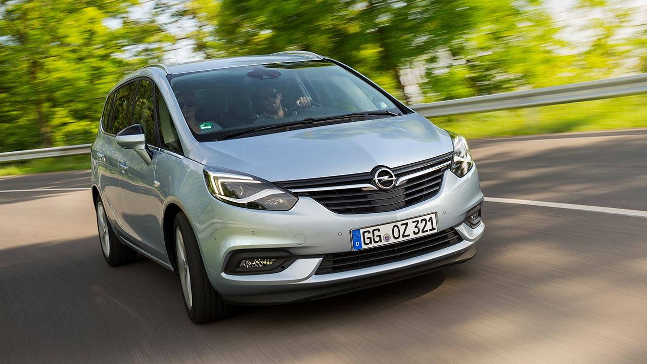 Opel Zafira - in voller Fahrt