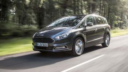 Ford S-Max - in voller Fahrt