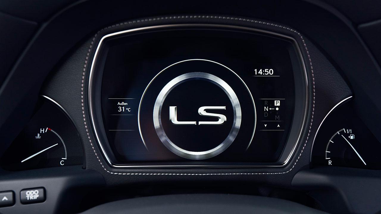 Lexus LS - digitale Anzeige